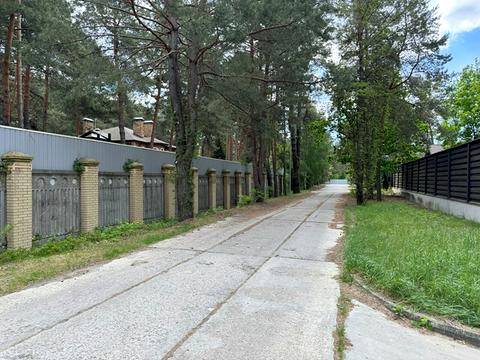 участок по адресу Анатолия Соловьяненко ул.