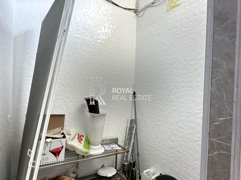 комерційна за адресою Володимирська вул., 57А