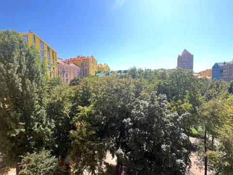 квартира за адресою Регенераторна вул., 4 к1-2