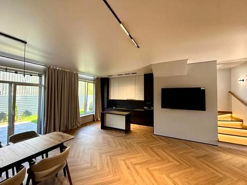 будинок за адресою Центральна вул.