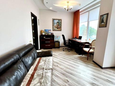 квартира за адресою Літературна вул., 1а