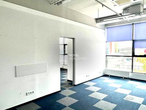 комерційна за адресою Степана Бандери просп. (Московський), 28А