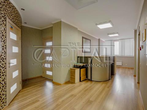 комерційна за адресою Жилянська вул., 101