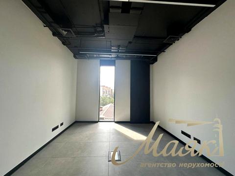 комерційна за адресою Красилівська вул., 9