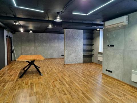 комерційна за адресою Авіаконструктора Ігоря Сікорського вул. (Танкова), 1-А