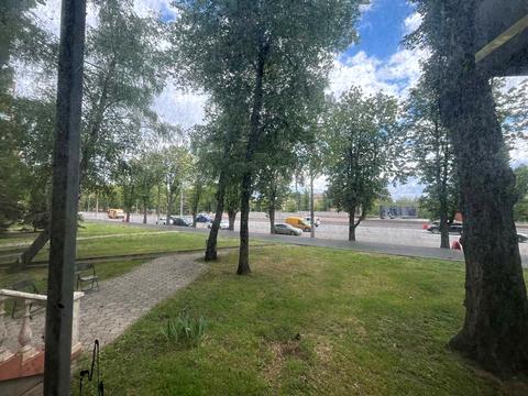 коммерческая по адресу Міру, 21