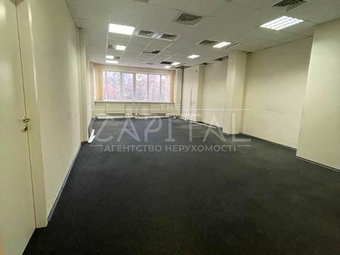 комерційна за адресою Польова вул., 24