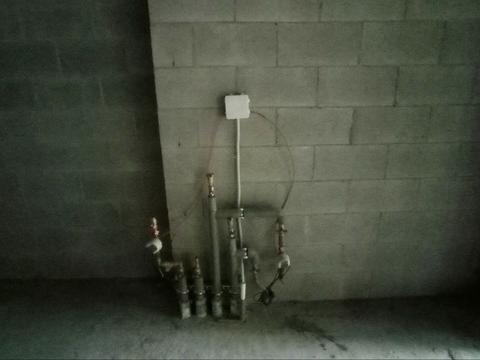 комерційна за адресою Салютна вул., 2к18