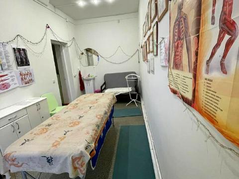 комерційна за адресою Левка Лук'яненка вул. (Василя Жуковського), 1