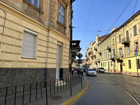 коммерческая по адресу Ивана Франко ул., 100
