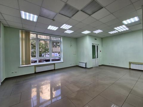 комерційна за адресою Максима Кривоноса вул., 17