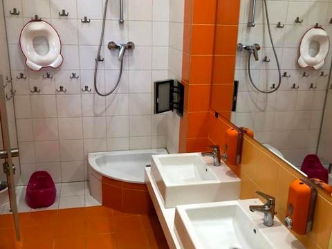комерційна за адресою Джона Маккейна вул. (Івана Кудрі), 7