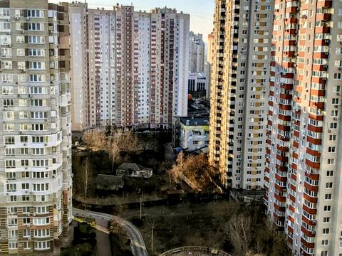 квартира за адресою Анни Ахматової вул., 22