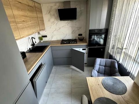 квартира за адресою Почайнинська вул., 60