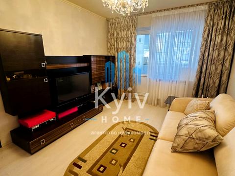 квартира за адресою Ахматової Анни, 15