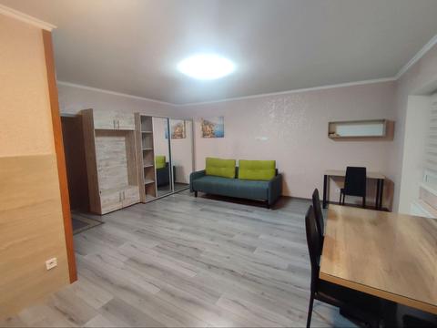 квартира за адресою Зодчих вул., 30