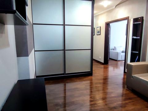 квартира за адресою Дніпровська набережна вул., 1-А