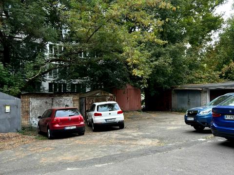 комерційна за адресою Тарасівська вул., 16