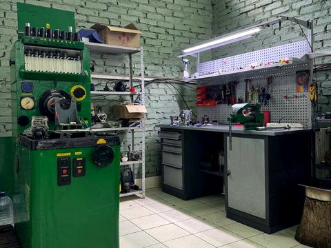 комерційна за адресою Автолюбителів вул., 1
