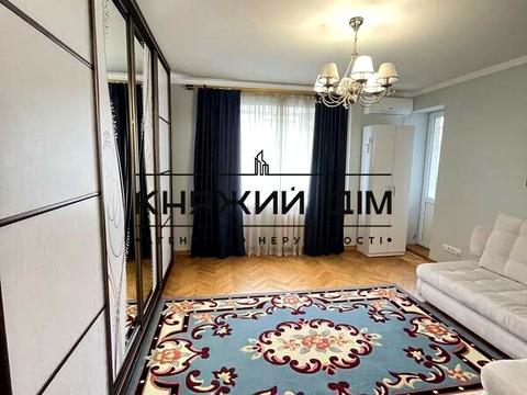 квартира за адресою Машинобудівна вул., 8