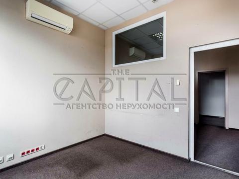 комерційна за адресою Василя Макуха вул. (Івана Шевцова), 1