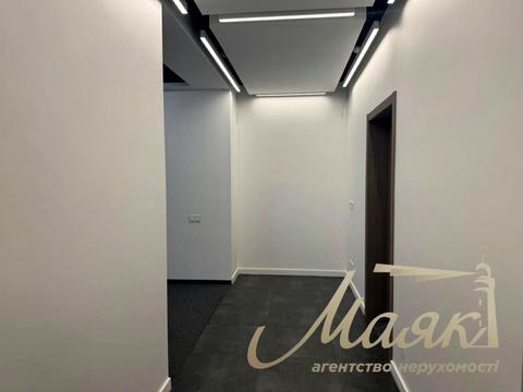 комерційна за адресою Джона Маккейна вул., 1