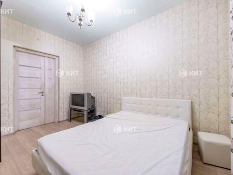 квартира за адресою Конституції пл., 2/2