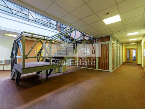 коммерческая по адресу Дегтяревская ул., 33