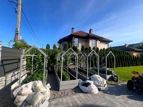 дом по адресу троянда