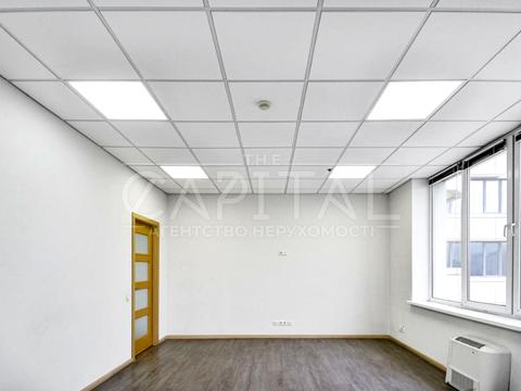 комерційна за адресою Антоновича вул. (Горького), 120