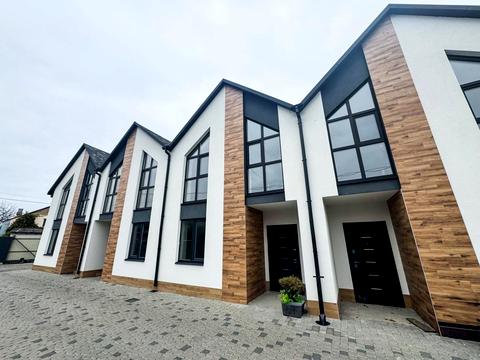 будинок за адресою Захисників України вул. (Вокзальна)