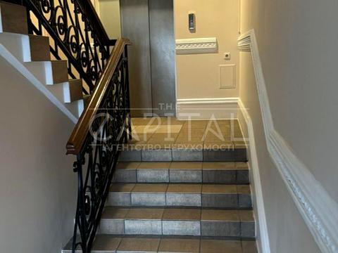 комерційна за адресою Музейний, 7