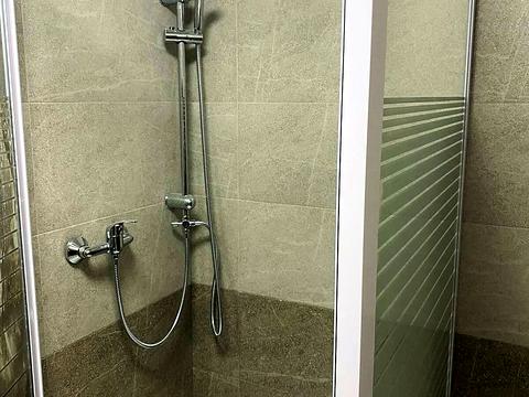 квартира за адресою Кавказька вул., 12