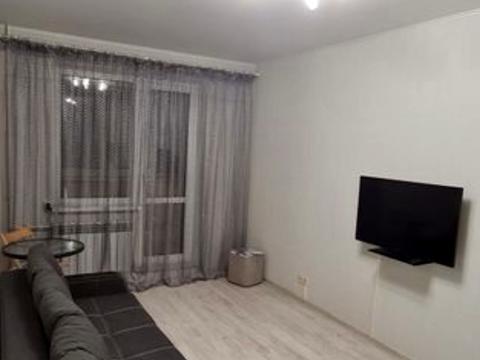 квартира за адресою Лариси Руденко вул., 8