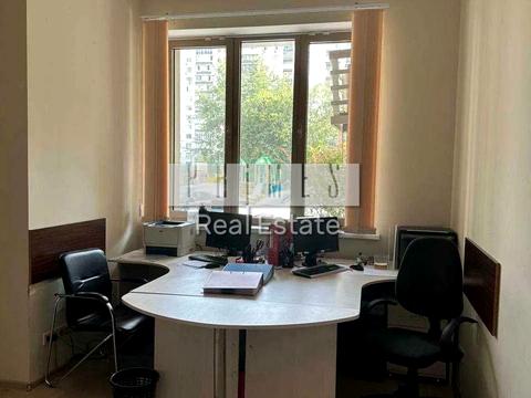 комерційна за адресою Патріарха Мстислава Скрипника вул., 40