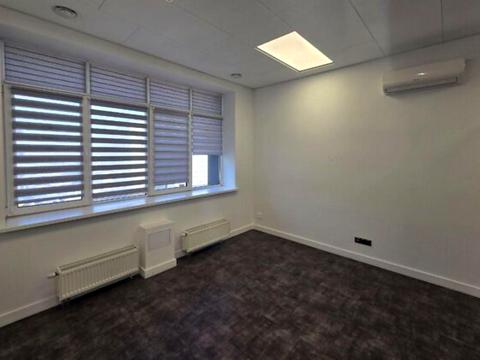 комерційна за адресою Михайла Максимовича вул. (Онуфрія Трутенка), 8