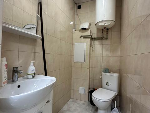 комерційна за адресою Потічна вул., 1д