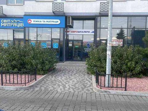 коммерческая по адресу Ревуцького, 40-в