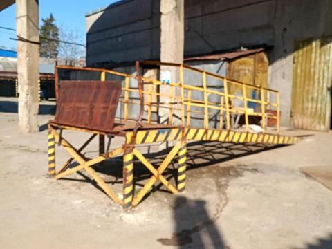 коммерческая по адресу Гончарівський бульв. (Конева), 4