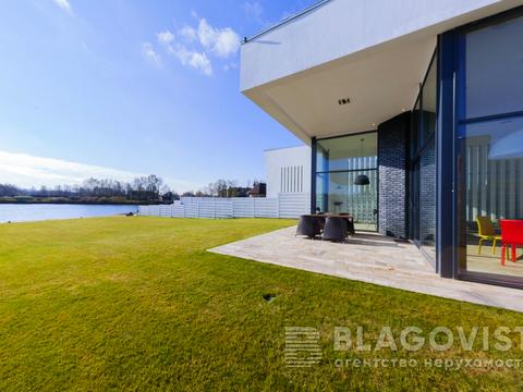 дом по адресу с. Лесники, Ватутина пер., 1