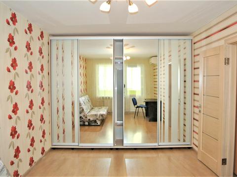 квартира за адресою Богатирська вул., 20