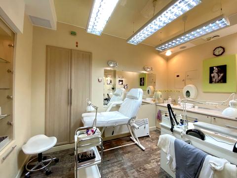 комерційна за адресою Спаська вул., 52