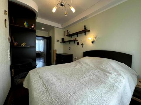 квартира за адресою Марії Приймаченко бульв. (Академіка Ліхачова), 8