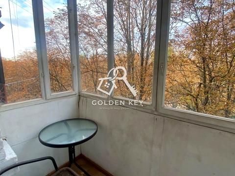 квартира за адресою Революційна, 10