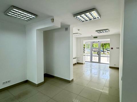 комерційна за адресою Сихівська вул., 4