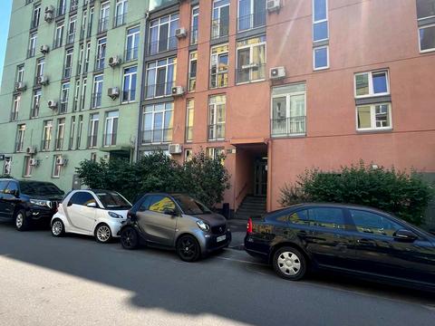 комерційна за адресою Регенераторна вул., 4 к6