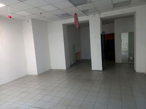 комерційна за адресою Незалежності вул. (Титова), 8
