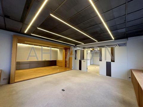 комерційна за адресою Верхній Вал вул., 2