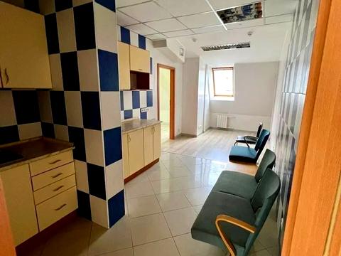 комерційна за адресою Володимирська вул., 97/37