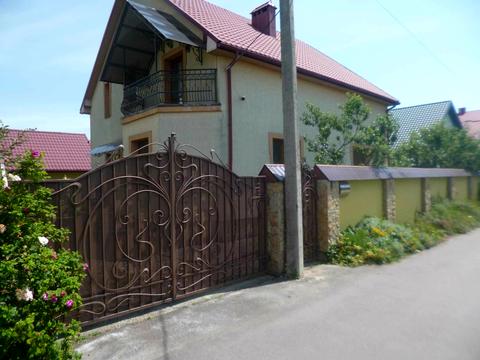 будинок за адресою Радісна вул., 2